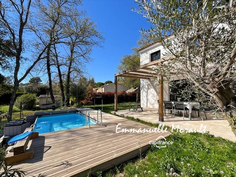 Maison à BAGNOLS-EN-FORET