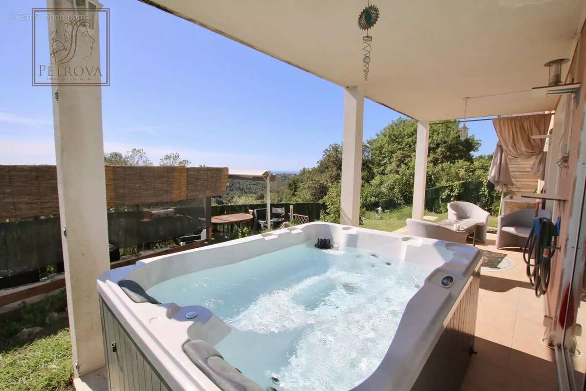 Appartement à LA GAUDE