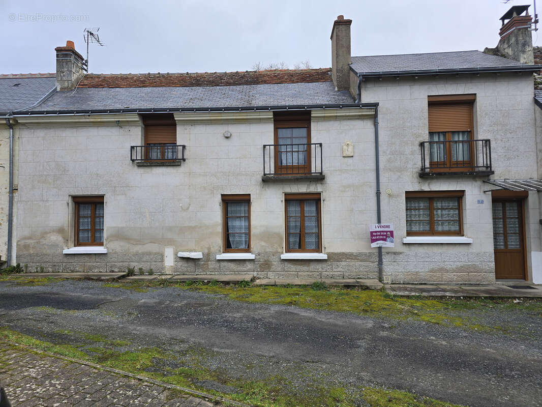Maison à CHEILLE