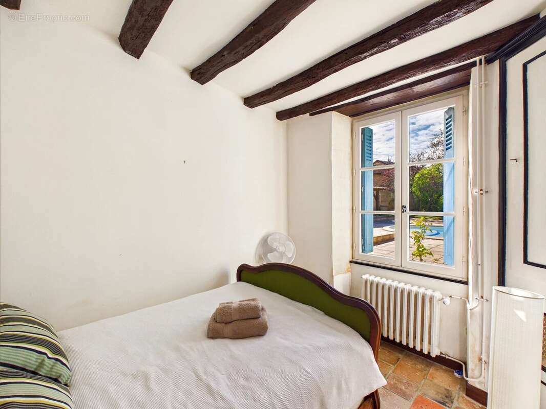 Maison à THURAGEAU