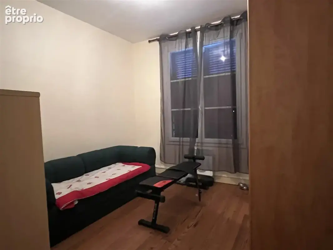 Située au coeur d'un petit village avec commodités et école. Cette maison totalement rénovée vous offre une en - photo 8