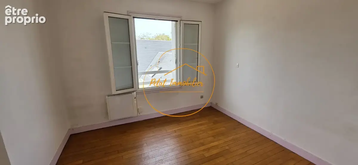 À deux pas de la gare et du centre-ville de Beaugency   Appartement F2 avec garage et cave - photo 3