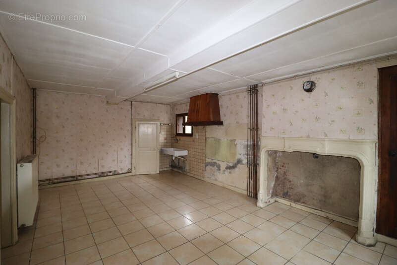 Maison Saint Ennemond 6 pièce(s) 129 m2 - photo 3