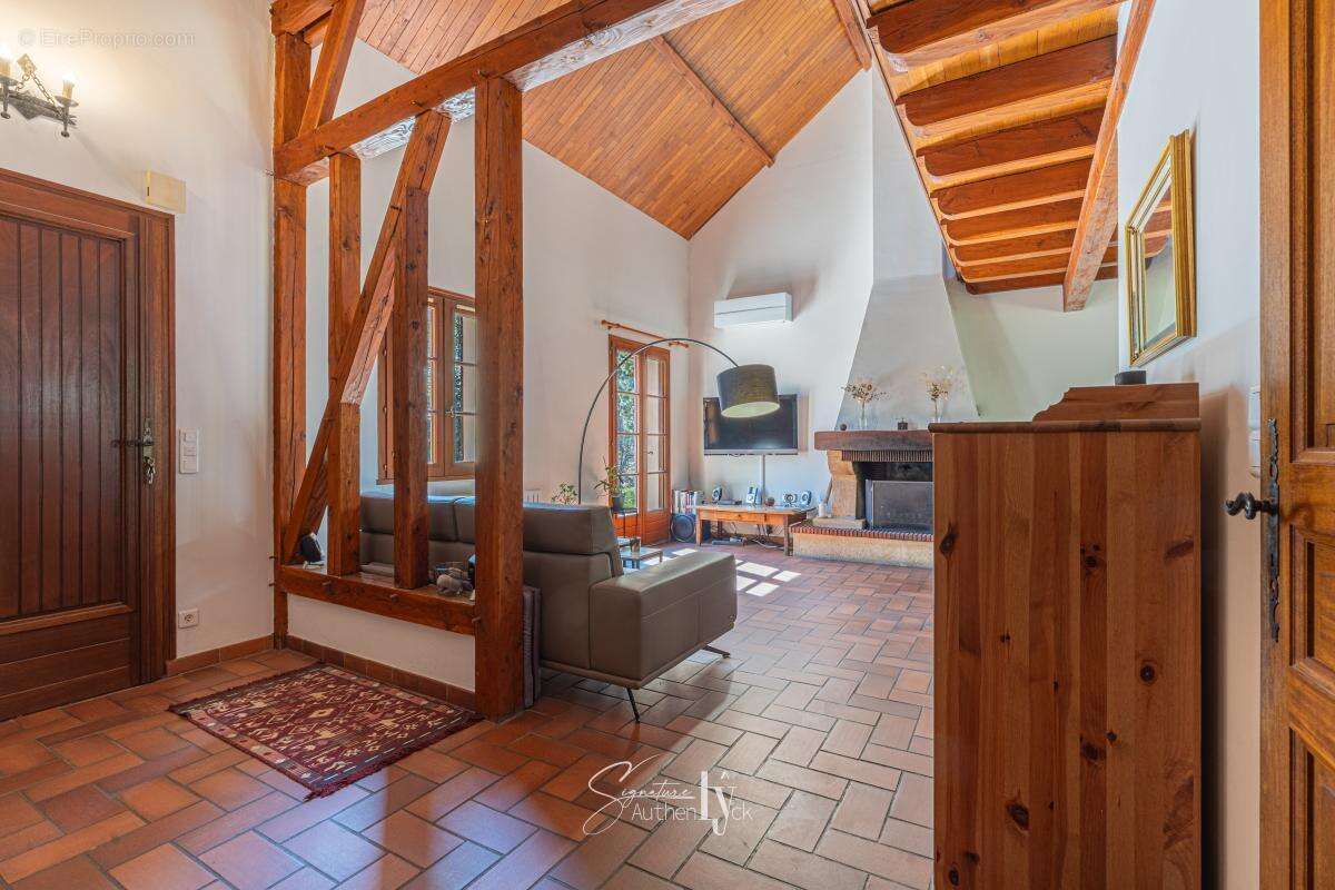 Maison à BONNAC-LA-COTE