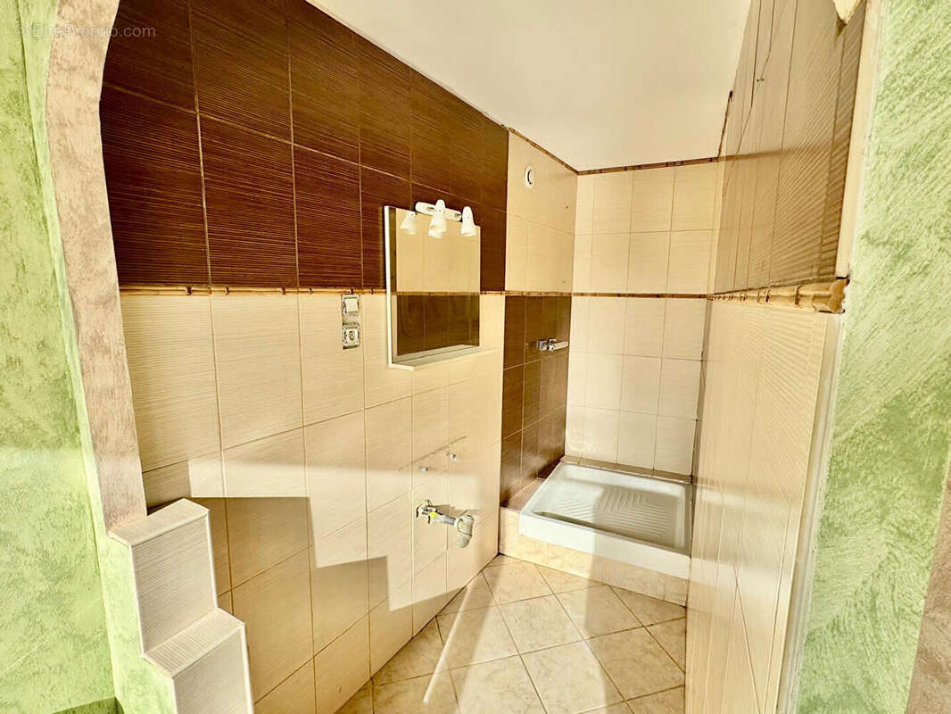 PONT-DU-CHÂTEAU / Maison à vendre de 132 m2 avec terrain, terrasses et balcon ! - photo 9