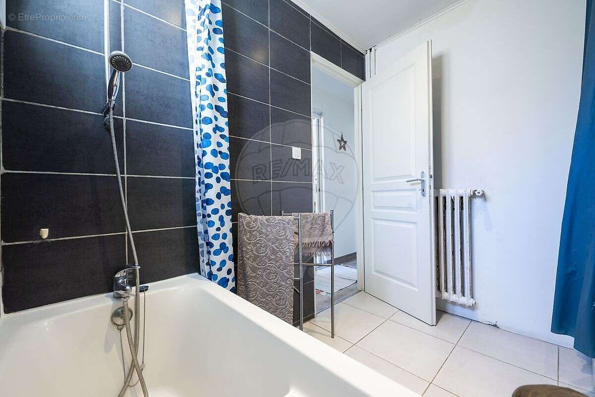 Appartement à MARSEILLE-7E