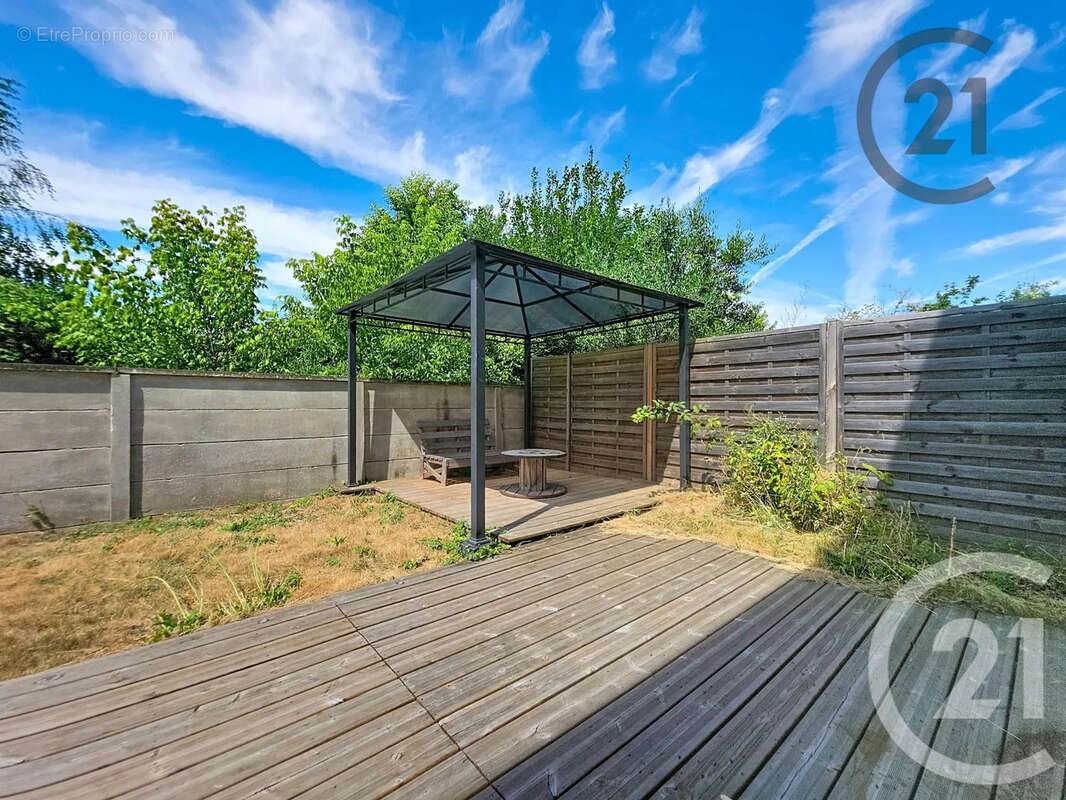 Appartement 71 m² à La Riviere-De-Corps  - photo 10