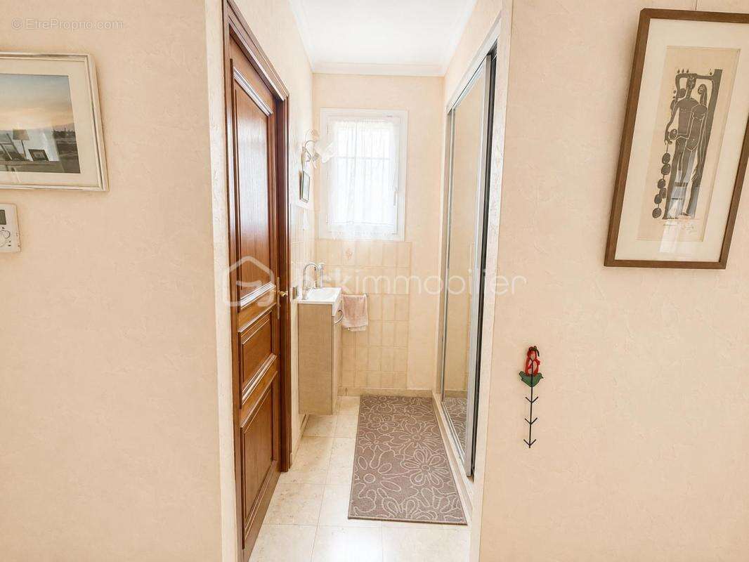 Maison familiale de 160 m² habitables sur 517 m² de terrain – Sous-sol total - photo 9
