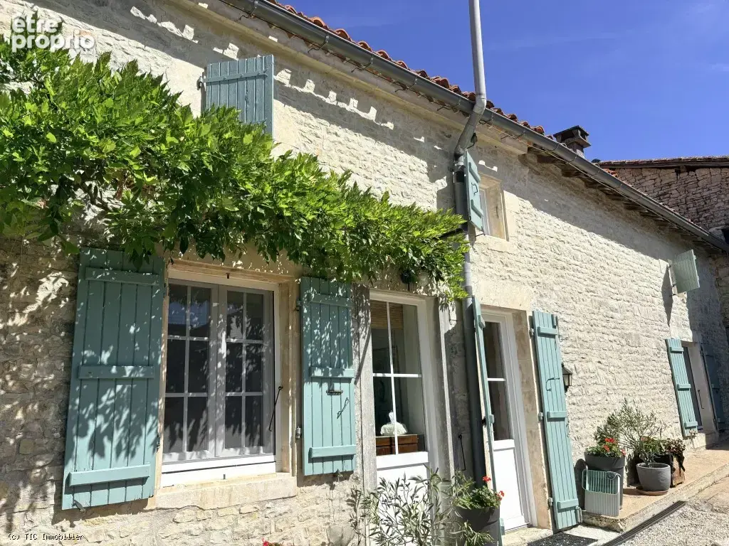 Maison de Village en Pierre Renovée avec 3 Chambres - photo 3