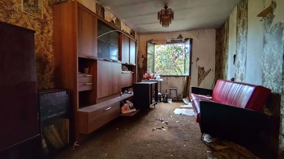 Maison à VERNEUIL-SUR-SERRE