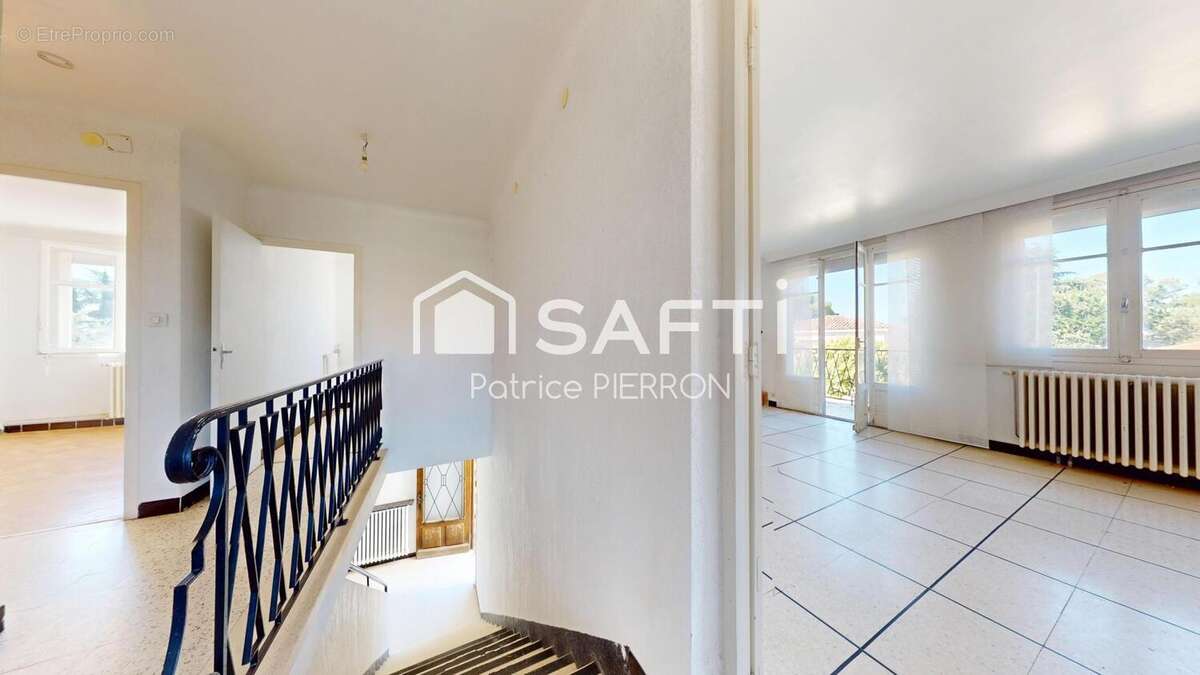 Maison 160 m² à Castelnau-Le-Lez  - photo 9