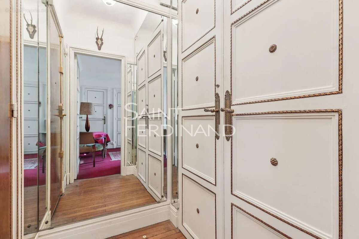 Appartement à NEUILLY-SUR-SEINE