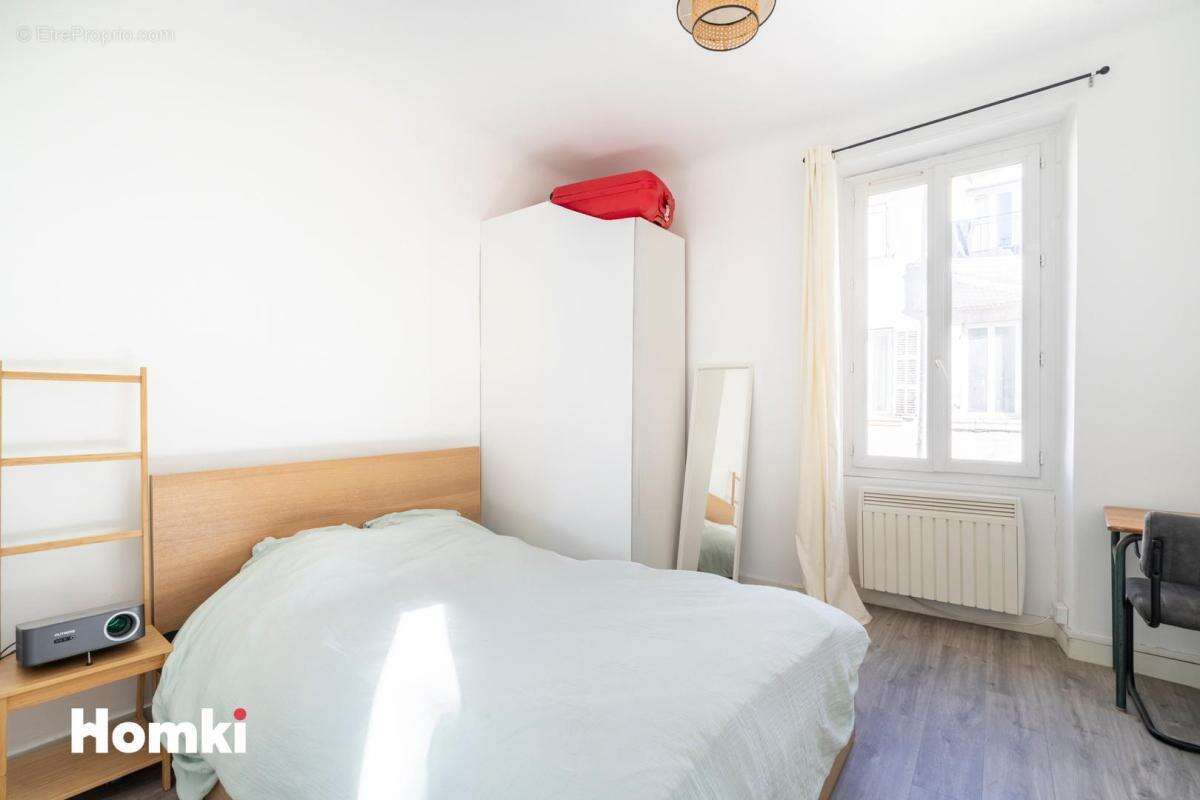 Appartement à MARSEILLE-1E