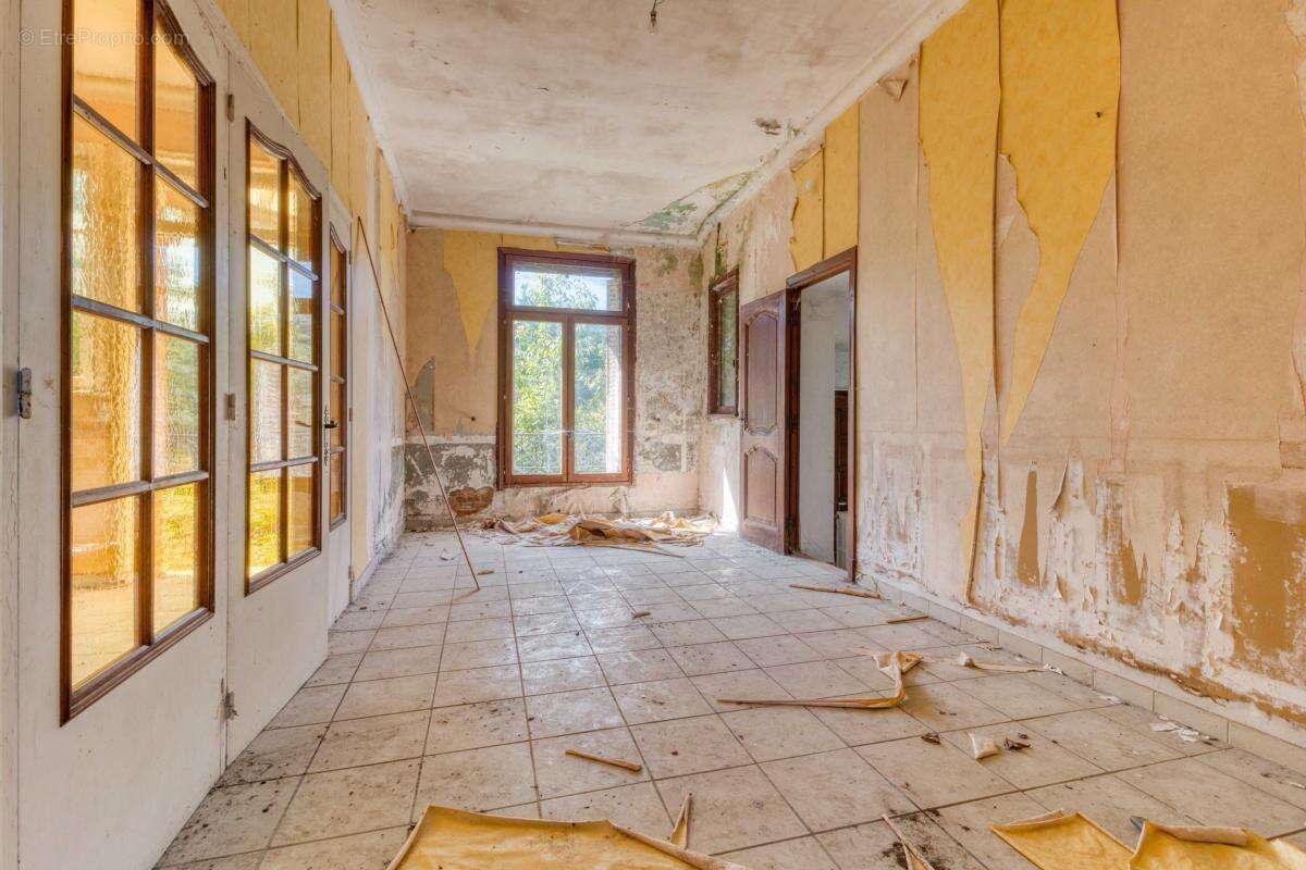 Ensemble immobilier - 211 m² - Cizancourt (80) - photo 9