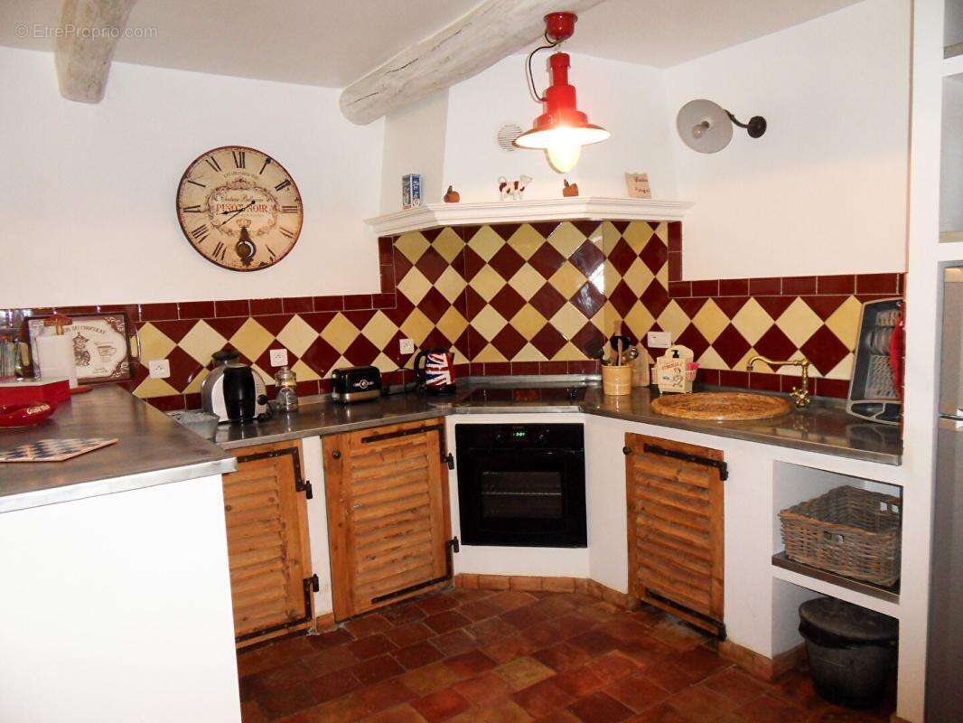 Bâtisse Provençale  10 pièce(s)  de 243,07 m2 - photo 6