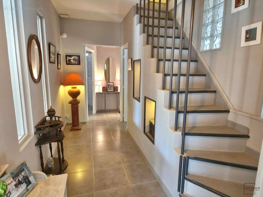 Maison 181 m² à Vinassan  - photo 7