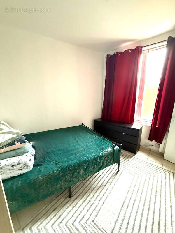 Appartement à EZANVILLE