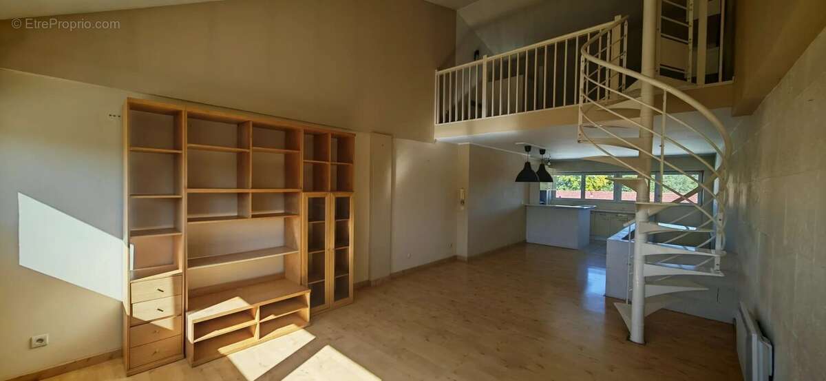 Appartement à SAINT-JULIEN-LES-VILLAS