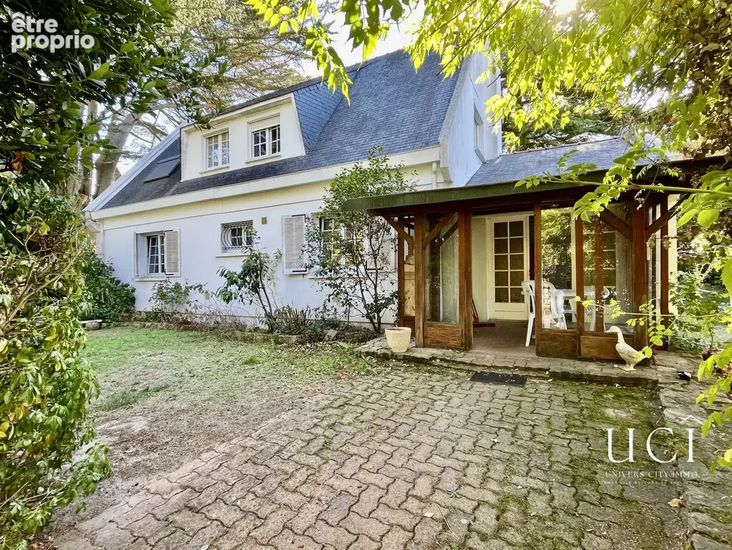 Maison 7 pièces 176 m² à vendre à Reze (44400) - photo 2