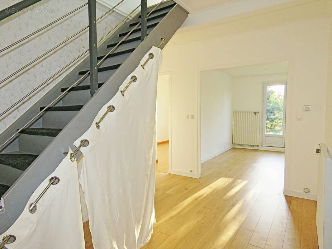 Maison à AMILLY