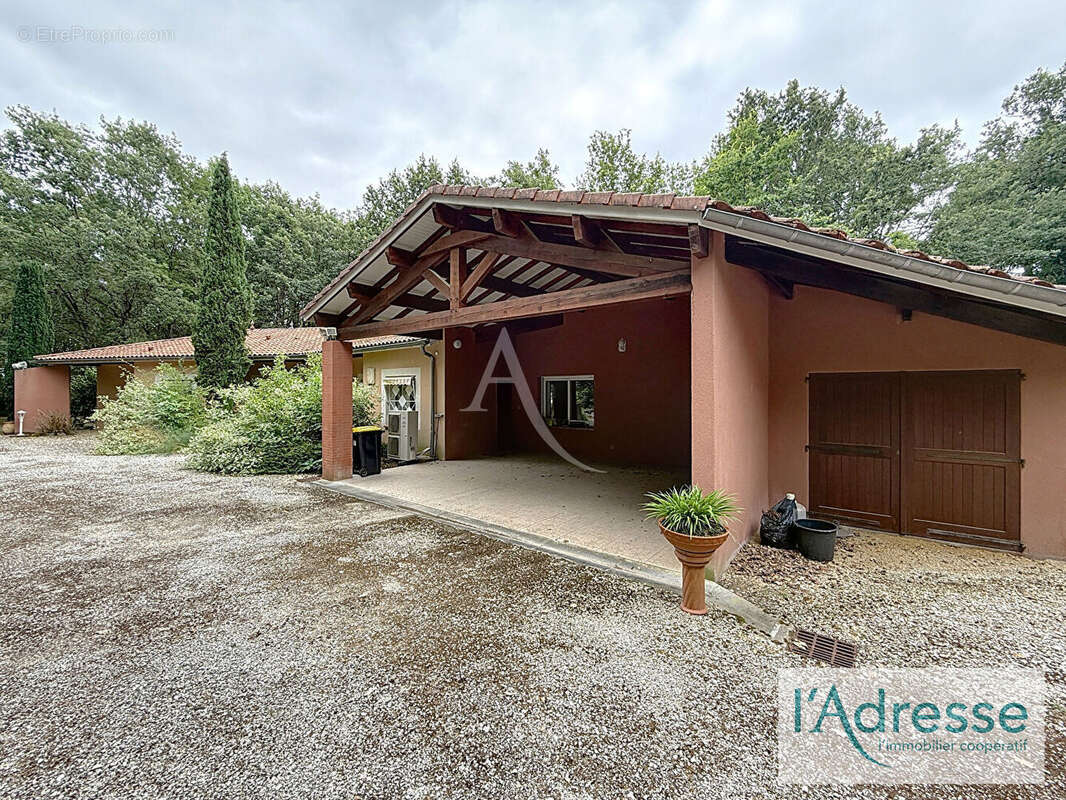 Maison à VILLENEUVE-LES-BOULOC