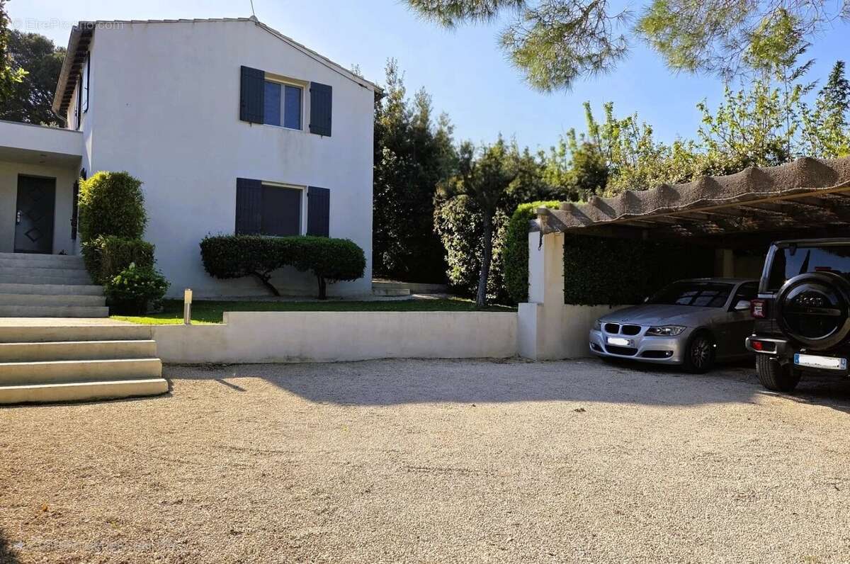 Maison à VILLENEUVE-LES-AVIGNON