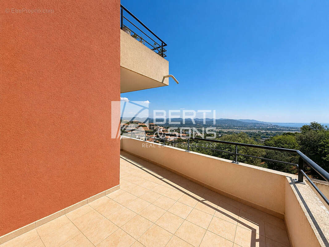 Exclusivité mandelieu, domaine bellevue 2 pièces 43,45 m² vue mer terrasse 16,55 m² - photo 8