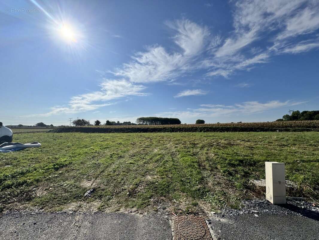 Terrain à ENNEVELIN