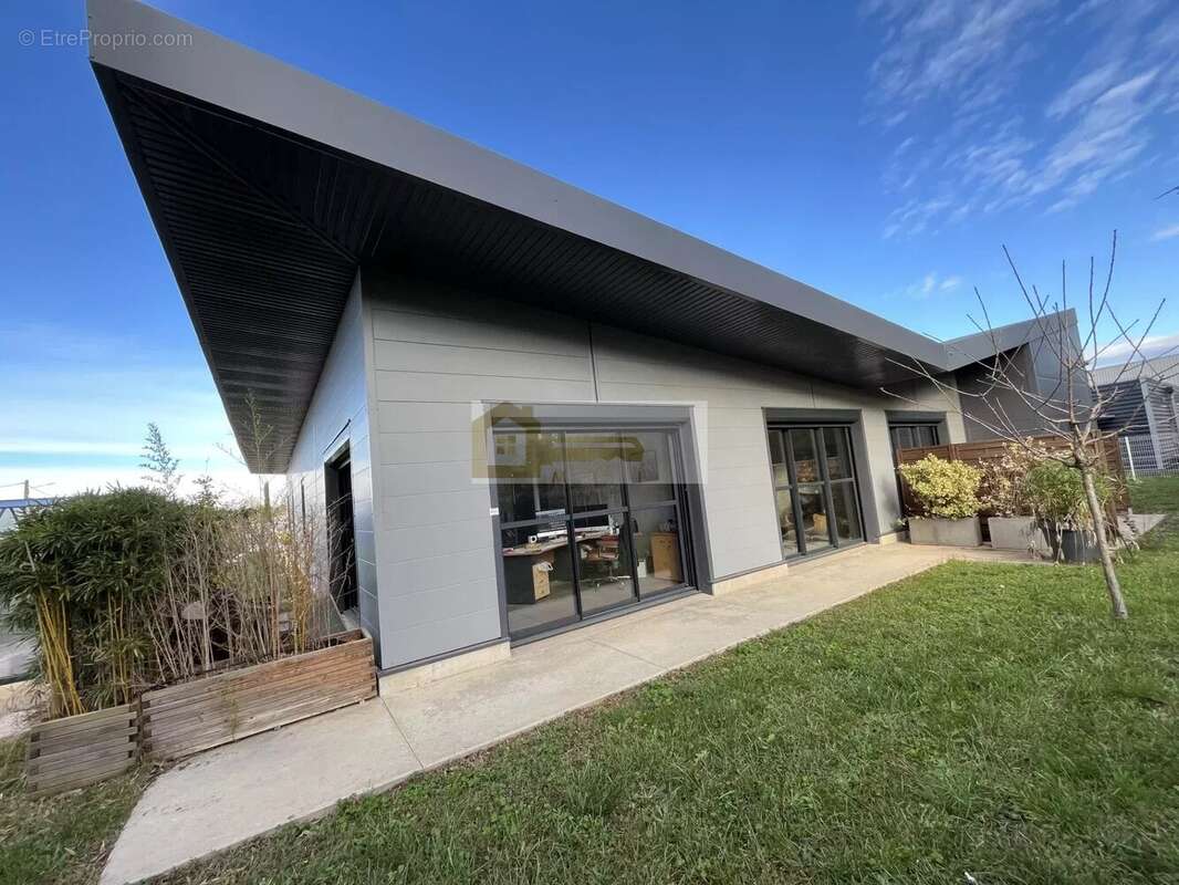 Commerce à CHATEAUNEUF-DU-RHONE