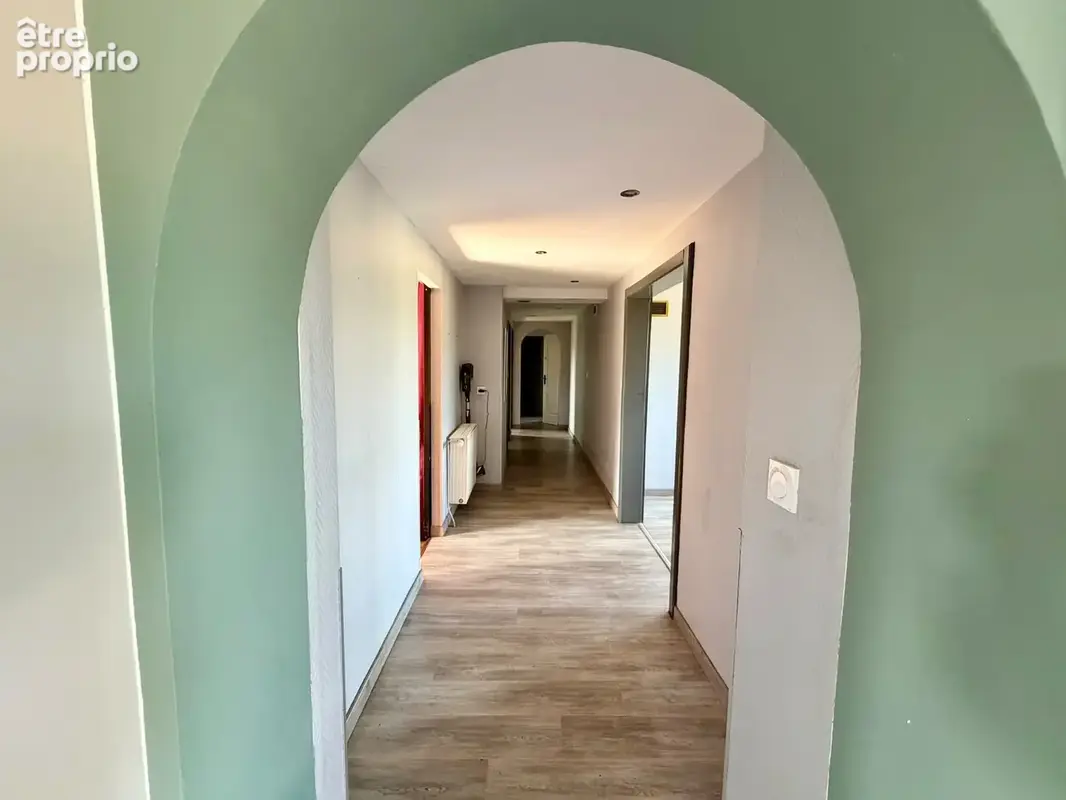 Vente propriété, pavillon +  bâtiment de 700 m2 env sur terrain de 2,12 ha LURE - photo 9