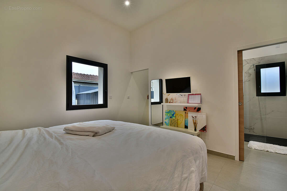 Maison à REVENTIN-VAUGRIS