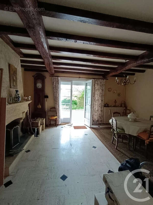 Maison à COUTRAS