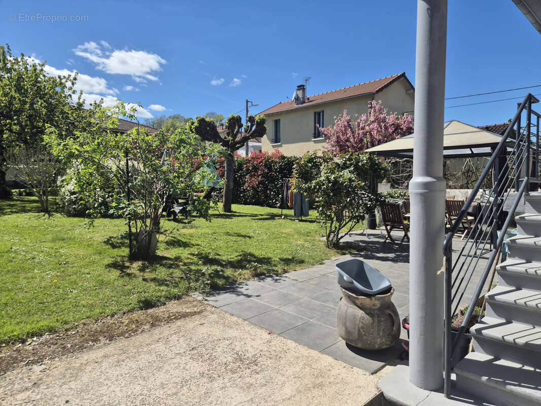 Maison à AIXE-SUR-VIENNE