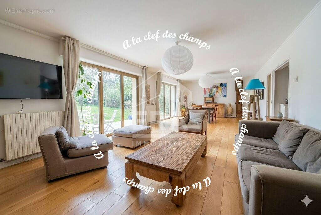 Maison à SAINT-REMY-LES-CHEVREUSE