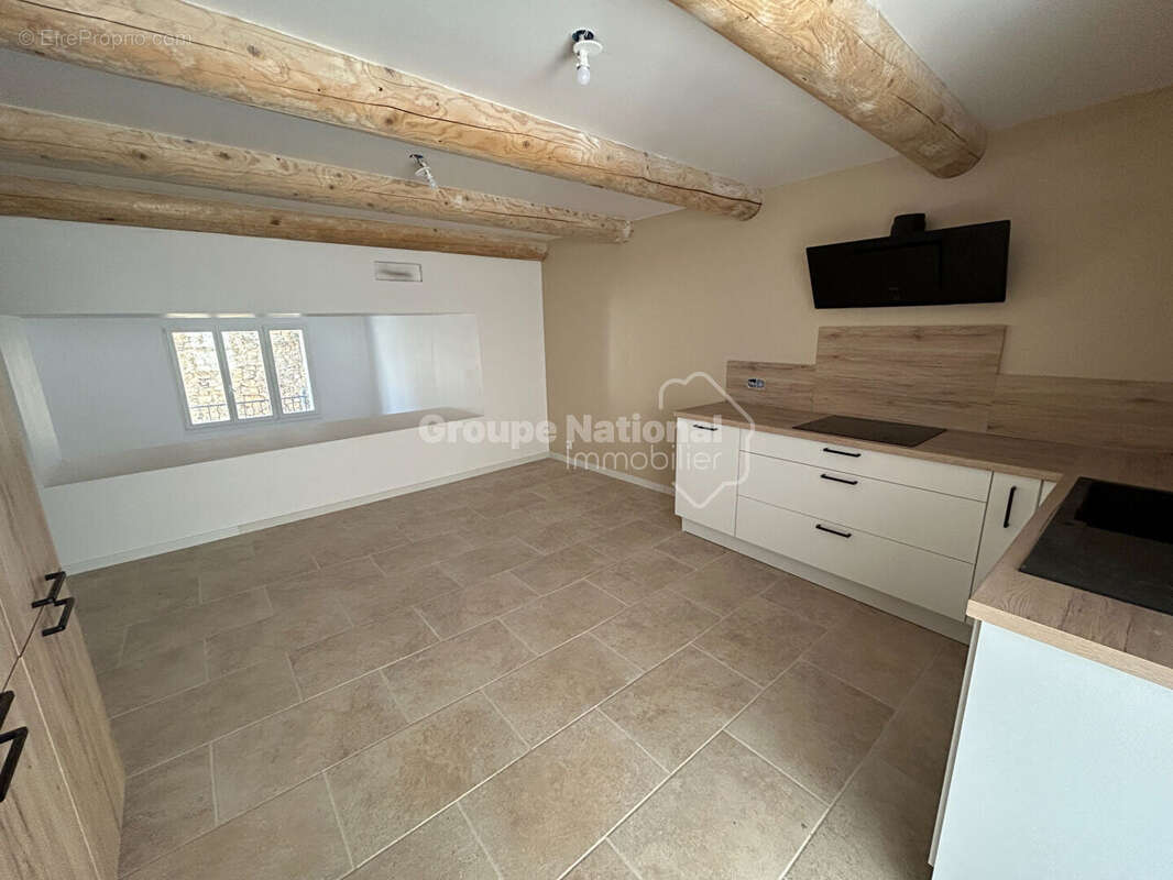 Maison de village rénovée d'environ 137m² avec jardin, piscine et garage - châteauneuf-du-pape - photo 6