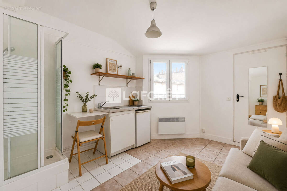 Studio charme sous les toits - Vue Tour Eiffel - photo 6