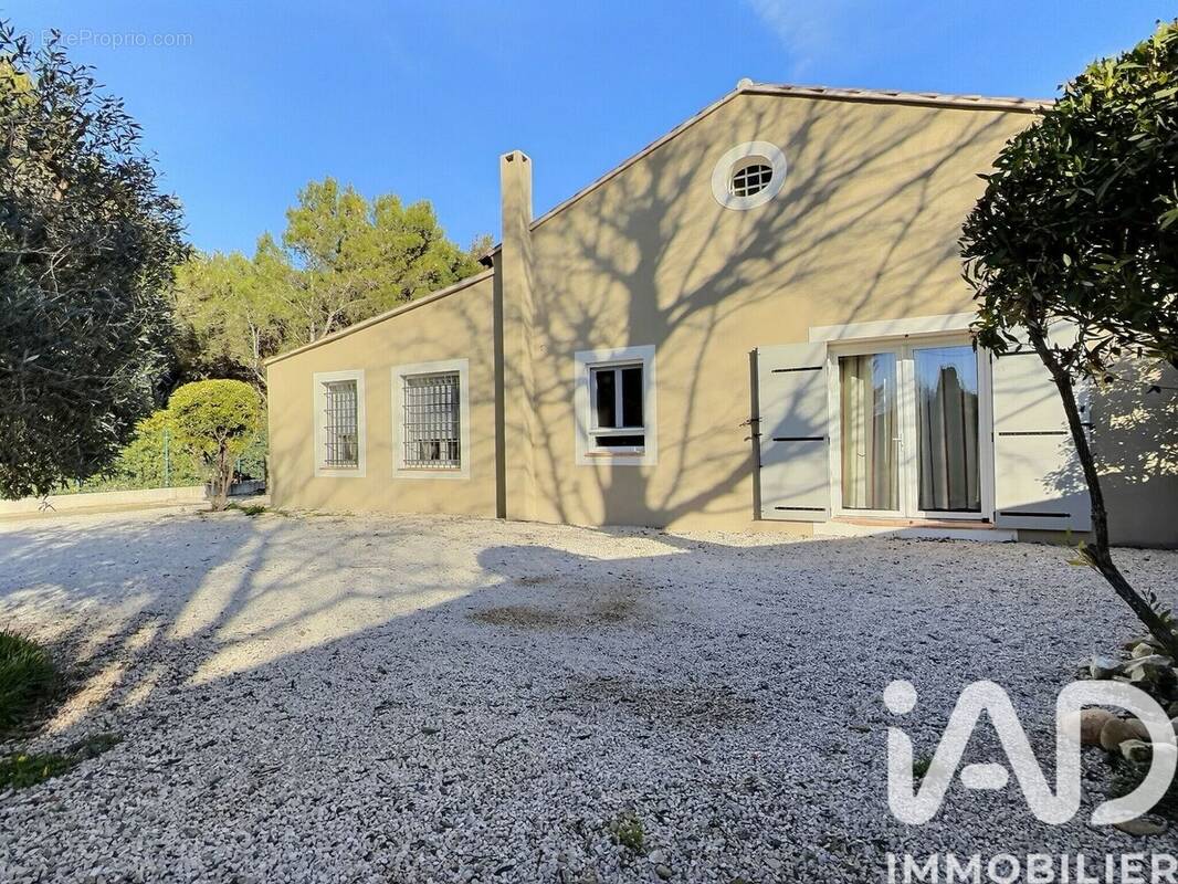 Photo 1 - Maison à SAINT-MARTIN-DE-CRAU