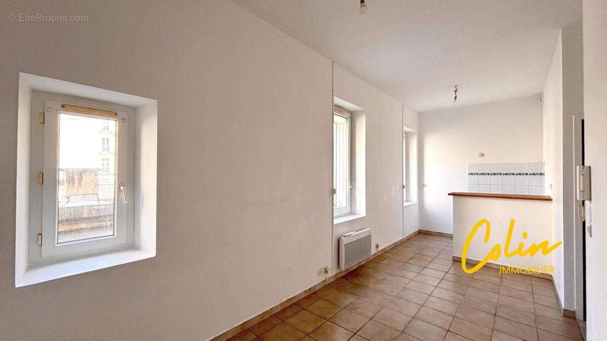 Appartement à MARSEILLE-1E