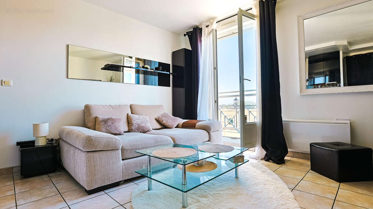 Appartement à NEAUPHLE-LE-CHATEAU