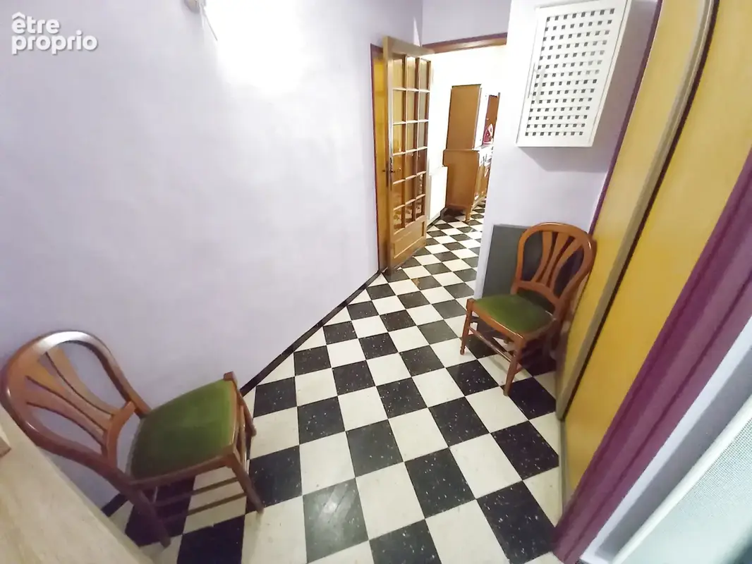 Bel Immeuble 2 Appartements et grand Garage. - photo 21