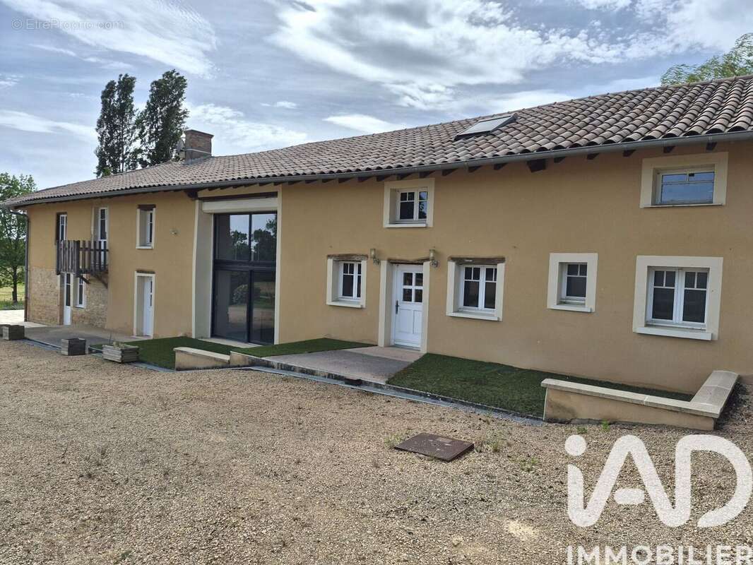 Maison 280 m² à Chavannes-Sur-Reyssouze  - photo 4
