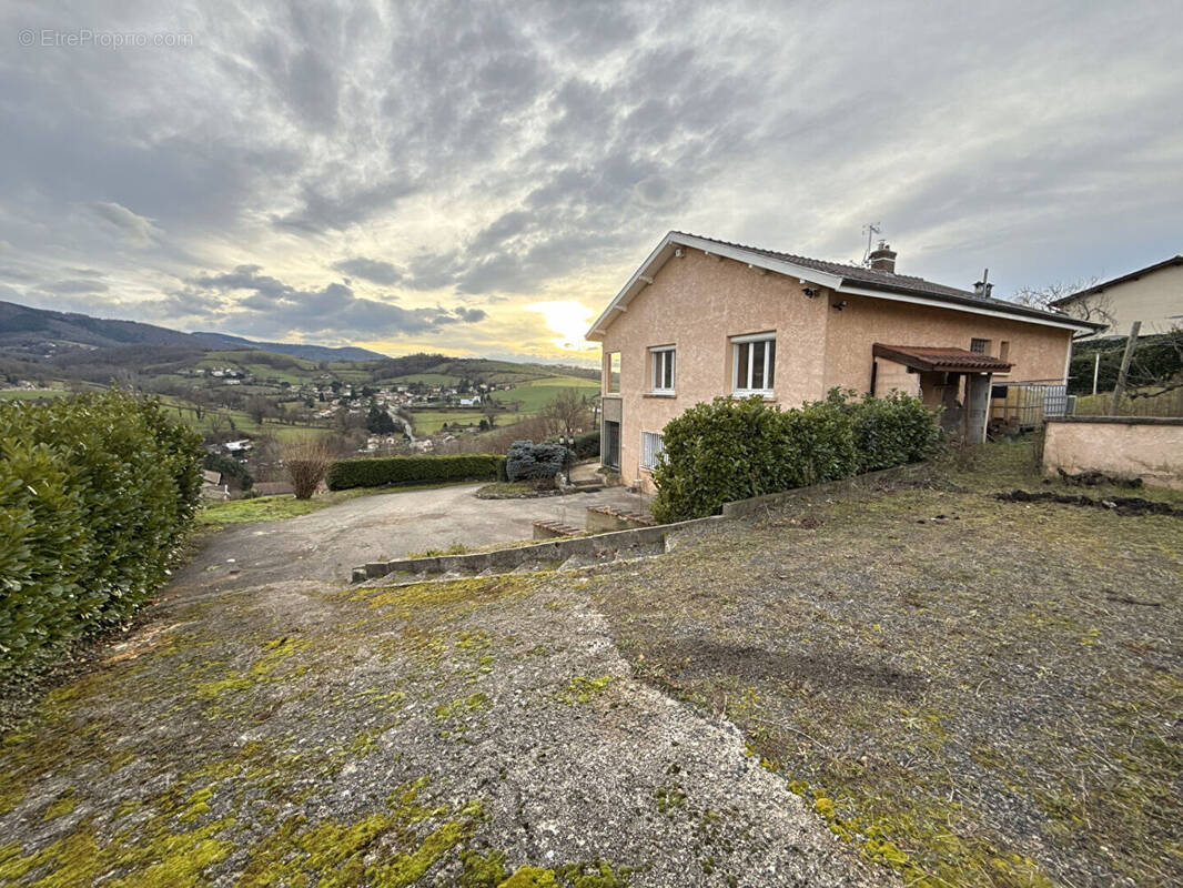 Maison à SOURCIEUX-LES-MINES
