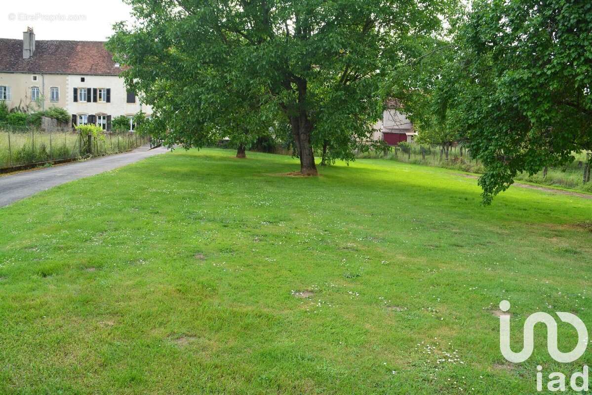 Photo 2 - Maison à LES THONS