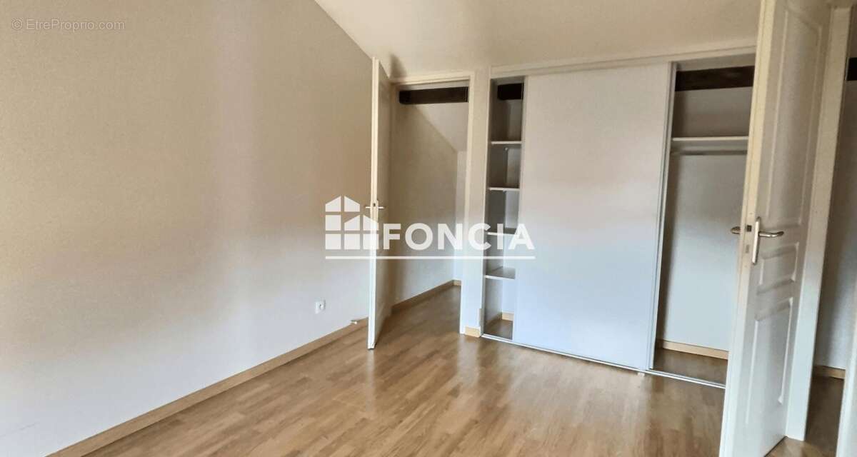 Appartement à CRAPONNE