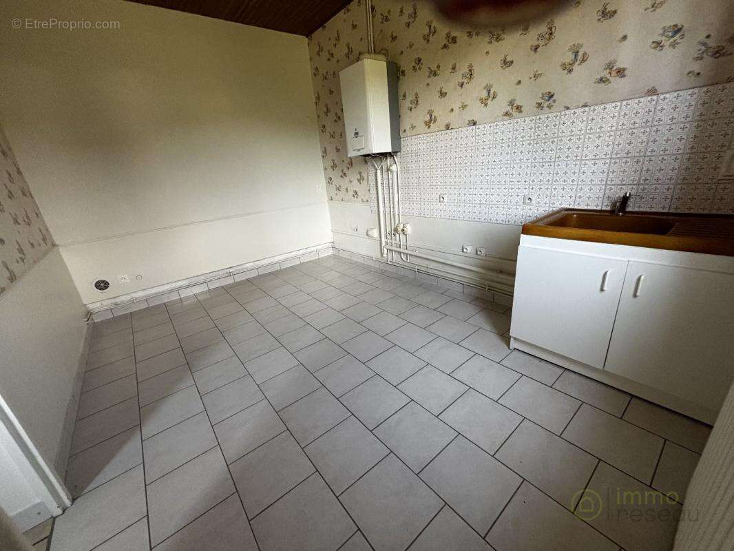 Maison 75 m² à Saint-Amand  - photo 5
