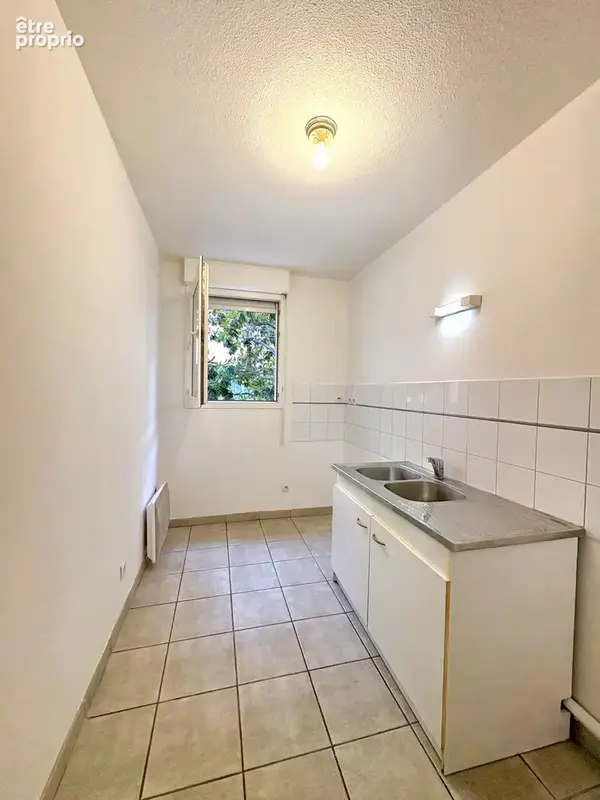 Aix-en-provence   t2 de 46,25 m2 avec terrasse   emplacement privilégié, allées provençales - photo 4