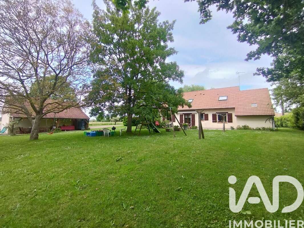 Photo 2 - Maison à COURCELLES-LA-FORET