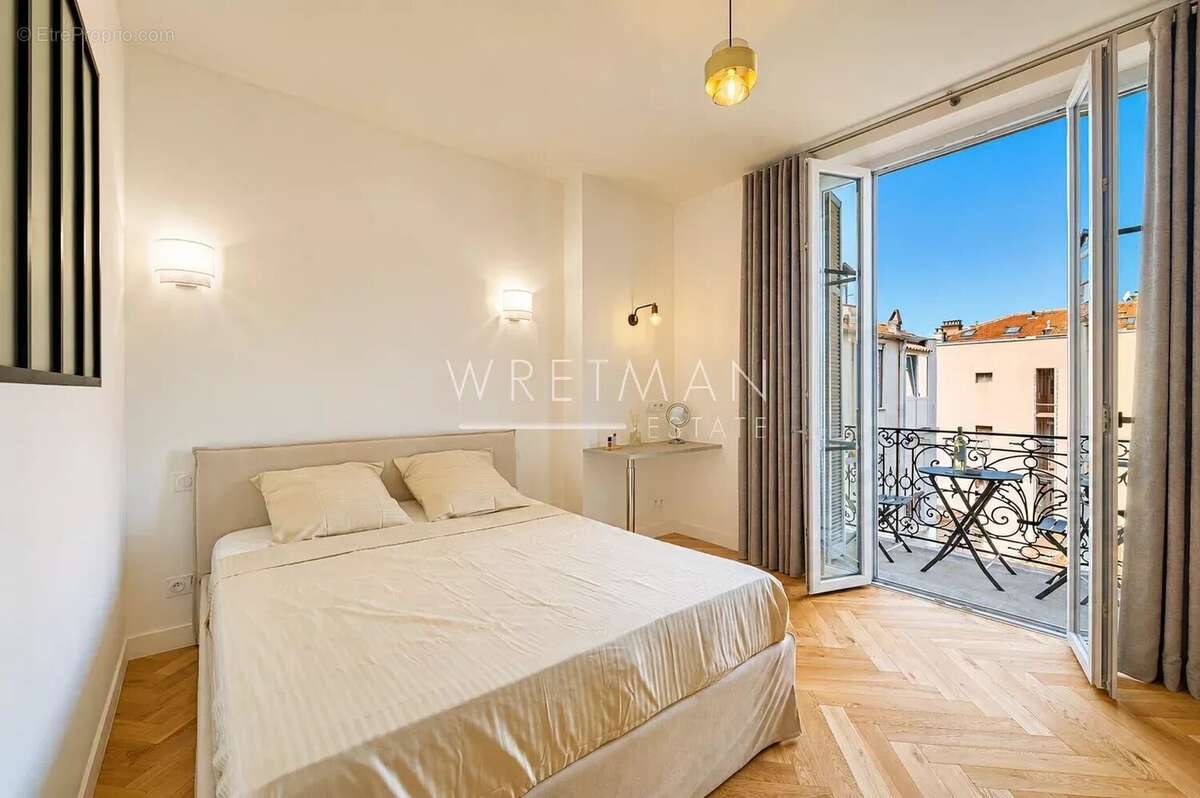 Splendide appartement 3 pièces bourgeois rénové avec balcons et vue sur le Square Mozart - Nice Les Musiciens - photo 11