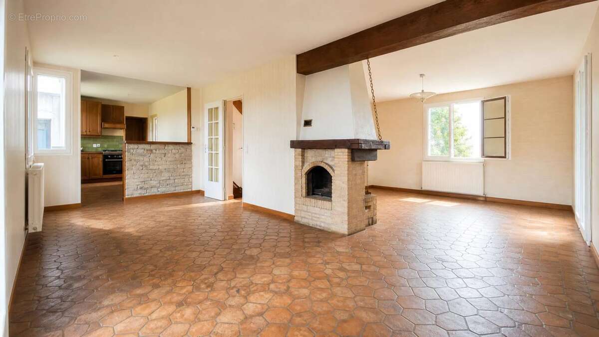 Maison de 6 pièces de 124 m² à Saint-Quentin-des-Prés - photo 2
