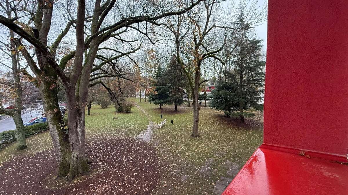 Appartement à SAINTE-GENEVIEVE-DES-BOIS